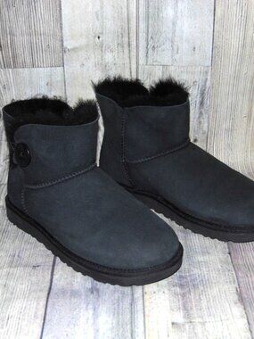 UGG Mini Bailey Button II Black Suede/Sheepskin Boots Womens Size 8